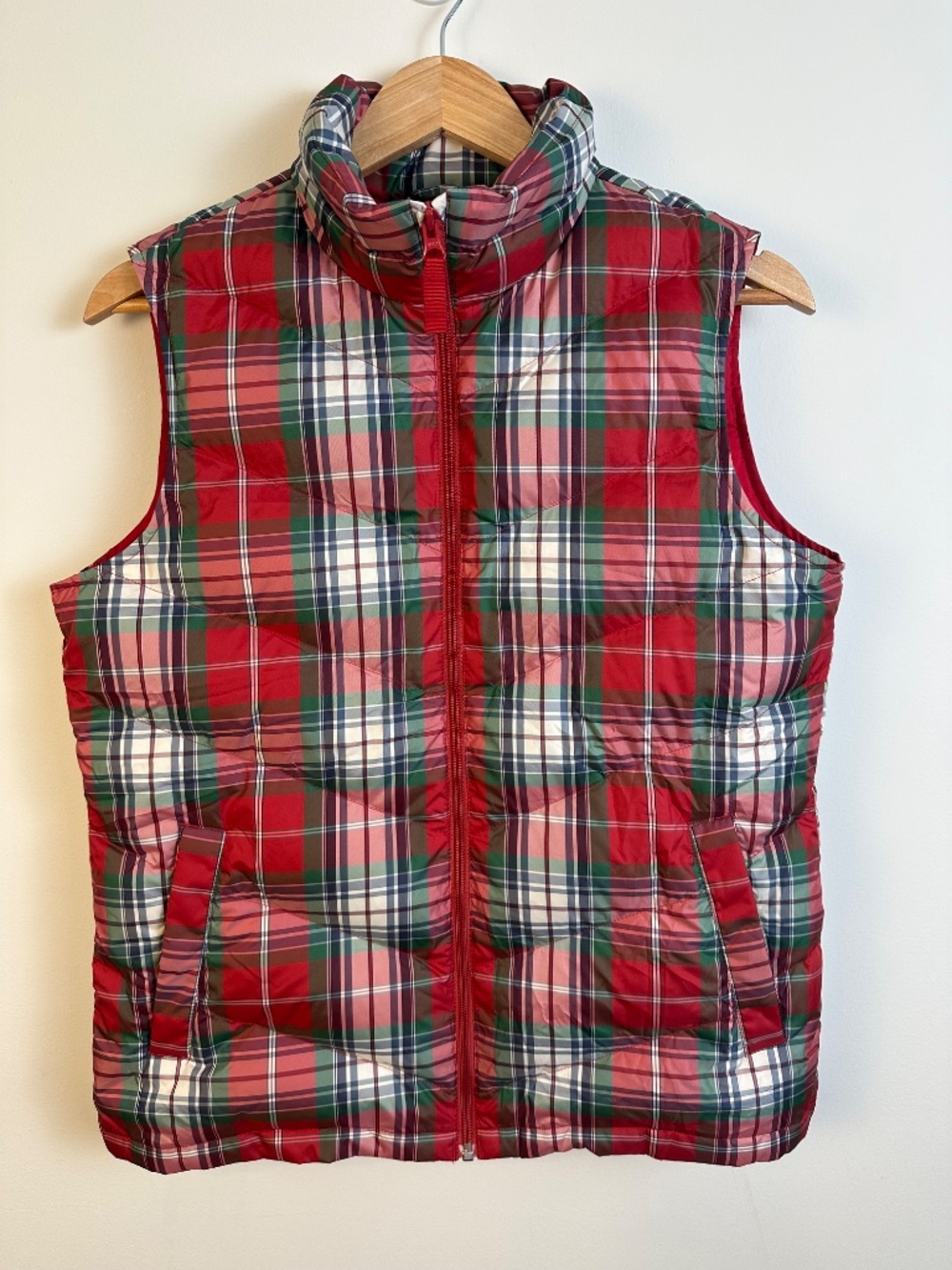 Lands’ End Red Green Plaid Down Puffer Vest Small Christmas Holiday
